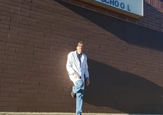 Imagem ilustrativa da imagem Professor brasileiro presenciou ataque em escola no Canadá: 'ainda processando'