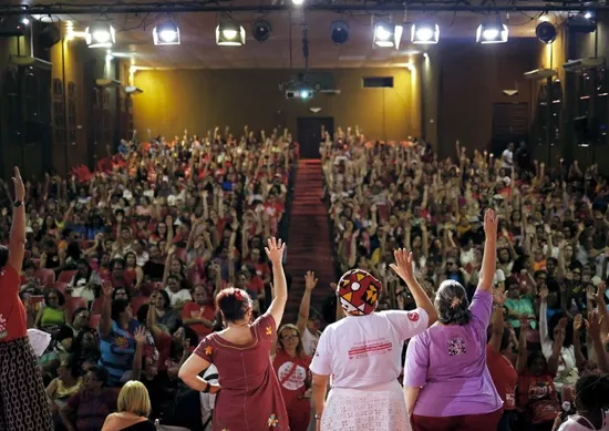 Imagem ilustrativa da imagem Professores do Recife aprovam acordo salarial e em assembleia no Teatro Boa Vista