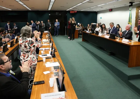 Imagem ilustrativa da imagem Proposta que acaba com a escala 6 x 1 avança na Câmara dos Deputados