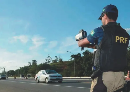 Imagem ilustrativa da imagem Radares, bafômetros e drones contra abusos no trânsito durante o Carnaval