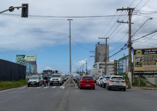Imagem ilustrativa da imagem Rodovia do Sol interditada para retirada de postes em Vila Velha