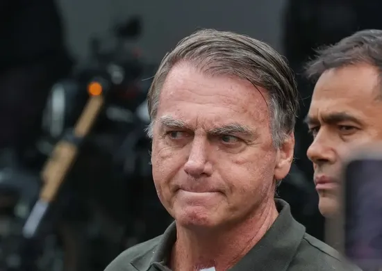 Imagem ilustrativa da imagem Documentário sobre Jair Bolsonaro estreia em meio a escândalo com 'Dark Horse'