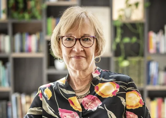 Imagem ilustrativa da imagem Saga de amizade entre duas jovens na guerra em “Se Eu Fosse Você”