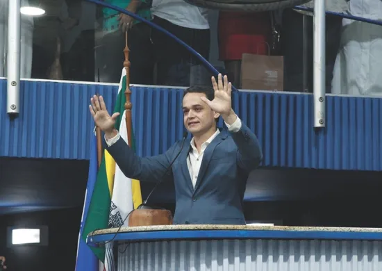 Imagem ilustrativa da imagem “Saio da prefeitura de mãos limpas”, afirma Pazolini na Câmara de Vitória