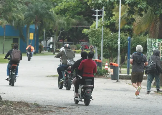 Imagem ilustrativa da imagem Serra estuda regras para reduzir acidentes com bikes elétricas