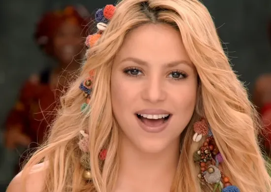 Imagem ilustrativa da imagem Shakira conquista o posto de artista latina com maior bilheteria em turnê