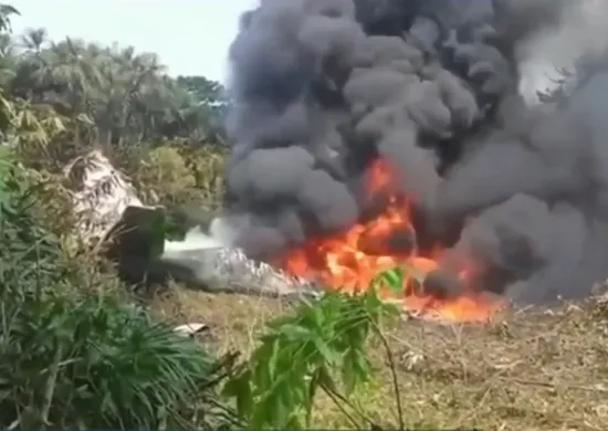 Imagem ilustrativa da imagem Sobrevivente de queda de avião que matou 68 na Colômbia conta como escapou