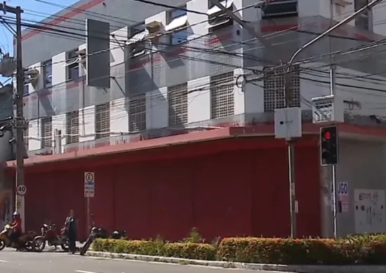 Imagem ilustrativa da imagem Suspeito é encontrado dormindo em imóvel após furto de fios em Vila Velha