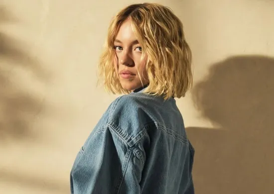 Imagem ilustrativa da imagem Sydney Sweeney faz novo anúncio para marca de jeans após publicidade polêmica