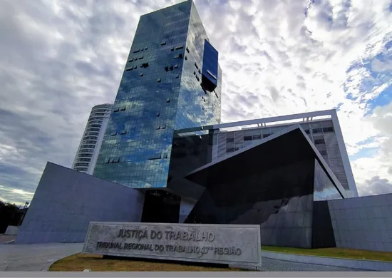 Imagem ilustrativa da imagem TRT condena empresa após acidente com operador atacado por marimbondos