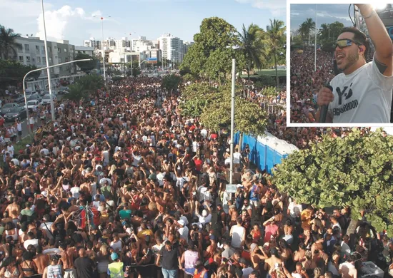 Imagem ilustrativa da imagem Tomate comanda a folia na Praia de Camburi: veja fotos e vídeos