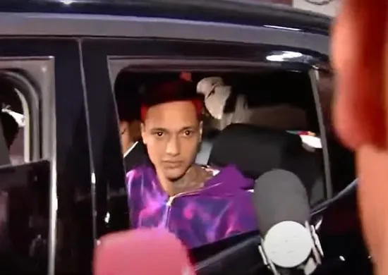 Imagem ilustrativa da imagem Tornozeleira de Oruam está desligada desde domingo; Justiça apreende passaporte