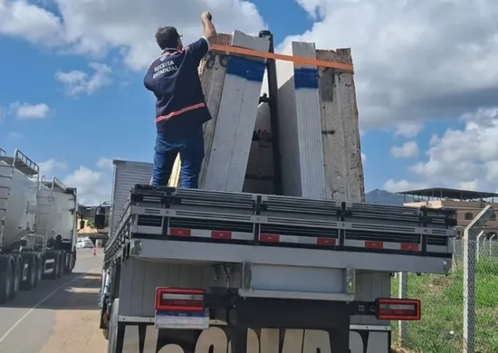Imagem ilustrativa da imagem Transporte irregular de pedras ornamentais é flagrado em rodovia no Sul do ES