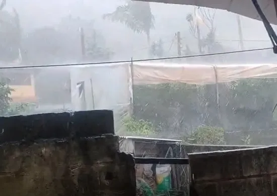 Imagem ilustrativa da imagem VÍDEO | Chuva de granizo atinge duas cidades do ES