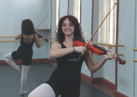 Imagem ilustrativa da imagem Veja como se inscrever a uma das 450 vagas em oficinas de dança, música e teatro