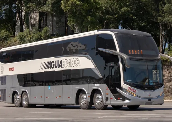 Imagem ilustrativa da imagem Viação Águia Branca lança ônibus retrô para celebrar os 80 anos de fundação