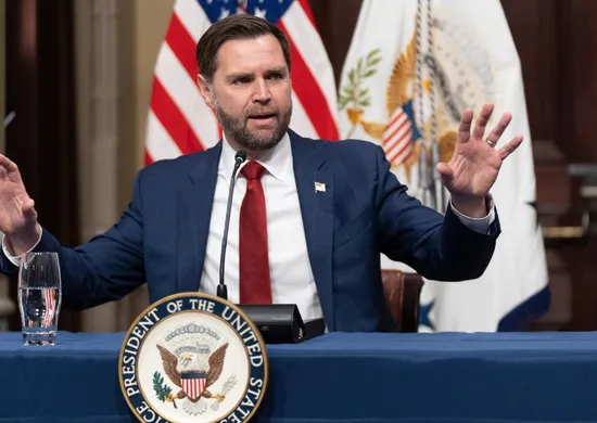 Imagem ilustrativa da imagem Vice-presidente dos EUA diz que OVNIs são demônios e promete investigação