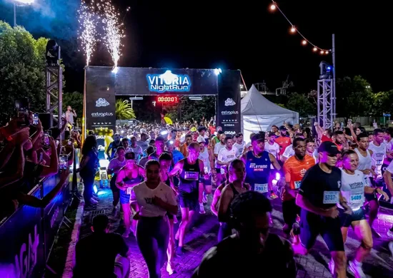 Imagem ilustrativa da imagem Vitória Night Run: últimas vagas abertas para corrida noturna na capital capixaba