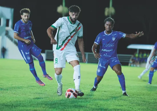 Imagem ilustrativa da imagem Vitória goleia o Real Noroeste e assume a liderança do Capixabão