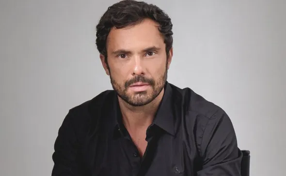 Imagem ilustrativa da imagem Adriano Toloza, o Angélico de 'Três Graças': “Tenho cara de mau”