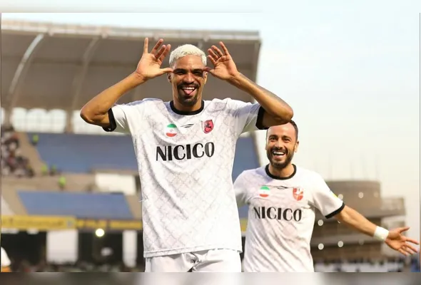 Imagem ilustrativa da imagem Ex-Rio Branco e Vitória, atacante Matheus Costa deixa Irã por tensões militares