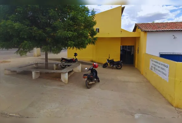 Entrada da Escola Municipal Deputado Audomar Ferraz, em Floresta