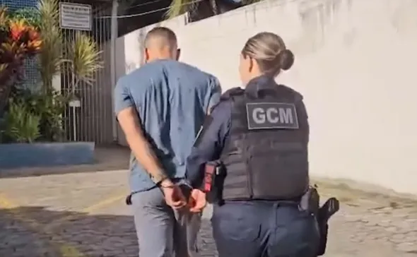 Imagem ilustrativa da imagem Homem é preso após tentar pular muro para invadir apartamento de ex na Serra
