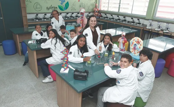 Imagem ilustrativa da imagem “Investigadores da Ciência”: projeto leva alunos a explorar laboratório na Serra