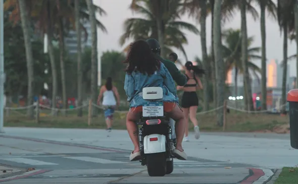 Imagem ilustrativa da imagem Menina de 4 anos fica ferida após ser atropelada por bike elétrica em Vila Velha