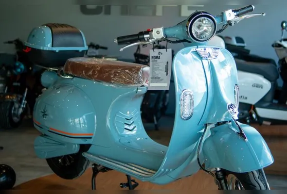 Detalhes de uma das moto elétricas