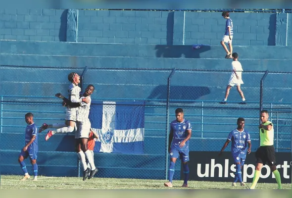Imagem ilustrativa da imagem Rio Branco castiga o Vitória no fim e vence de virada na Série D