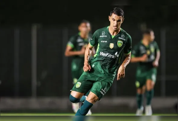 Imagem ilustrativa da imagem Vitória acerta com volante Araújo, ex-Porto