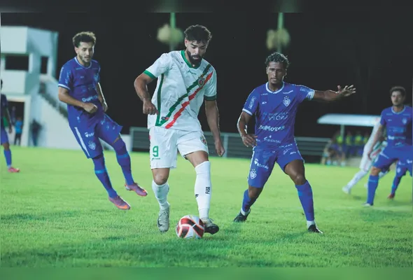 Imagem ilustrativa da imagem Vitória goleia o Real Noroeste e assume a liderança do Capixabão