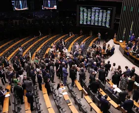 Imagem ilustrativa da imagem Congresso derruba veto de Lula e reduz penas para condenados por tentativa de golpe