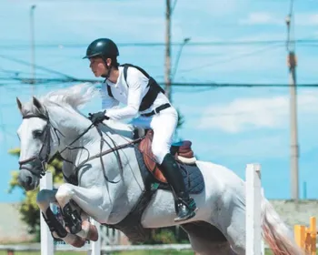 Imagem ilustrativa da imagem Aos 14 anos, joia capixaba mira grandes desafios no hipismo
