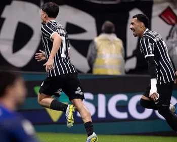 Imagem ilustrativa da imagem Em jogo animado, Corinthians faz 3 a 2 sobre o São Paulo em Itaquera