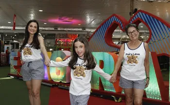 Imagem ilustrativa da imagem Bazar Exagerado reúne 300 marcas com descontos de até 90% na Serra