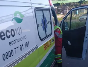 Imagem ilustrativa da imagem Acidente entre carro e ônibus deixa sete feridos na BR-101