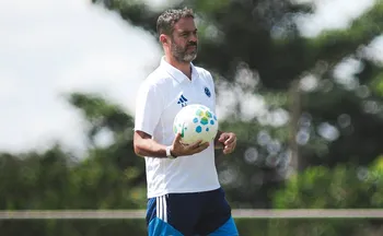 Imagem ilustrativa da imagem Cruzeiro respira e mira reação diante do Remo