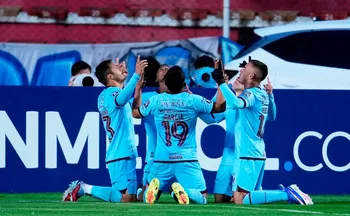 Imagem ilustrativa da imagem Flu sofre com brasileiro, perde para Bolívar e se complica na Libertadores