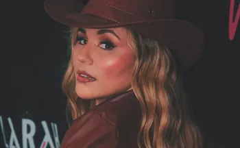 Imagem ilustrativa da imagem Larah Mendes aposta em mix de forró, sertanejo e pop