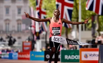 Imagem ilustrativa da imagem Sabastian Sawe completa Maratona de Londres abaixo das duas horas e faz história