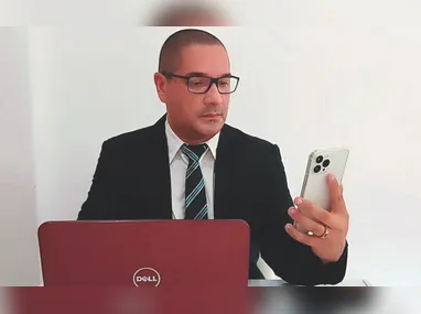 Imagem ilustrativa da imagem Advogado cai em golpe após bandidos clonarem voz de gerente de banco