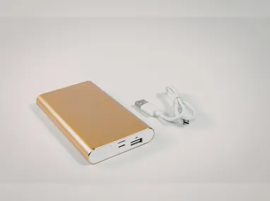 Jovem ficou ferido no peito, na clavícula e na mão