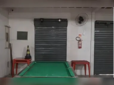Vídeo mostra comerciante atirando divesas vezes contra o suspeito