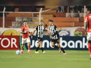 Uruguaio De Arrascaeta sofreu uma fratura na clavícula