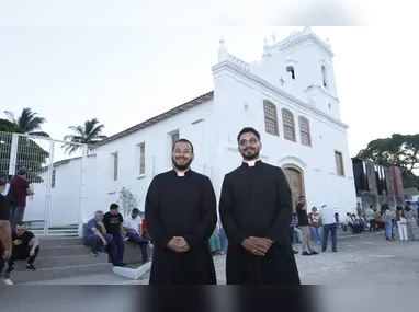 Ação educativa do Maio Amarelo. No destaque, a moto apreendida pela PRF e que o condutor tentou atear fogo