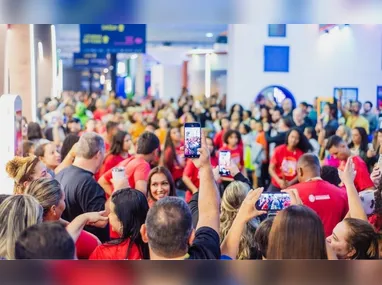 Madonna e Sabrina Carpenter anunciaram novo single em conjunto