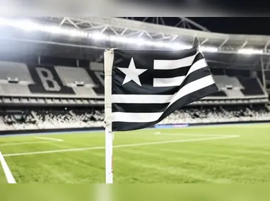 Jogadores do Botafogo se divertem no treino às vésperas da partida