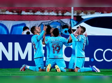 Artur Jorge e Eduardo Domínguez vivem momentos opostos com seus clubes